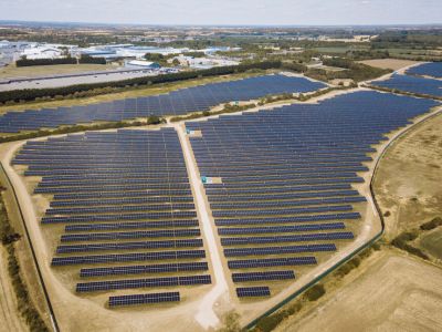 Jaguar Land Rover setzt auf Sonnenenergie