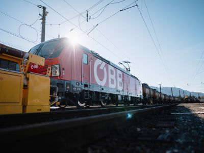 Der Straße blieben 2,4 Millionen Lkw erspart