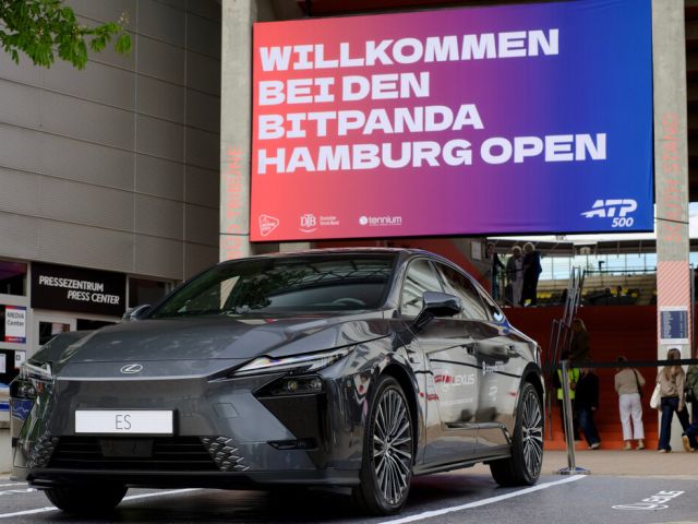Erster Aufschlag für den neuen Lexus ES - Bild 1