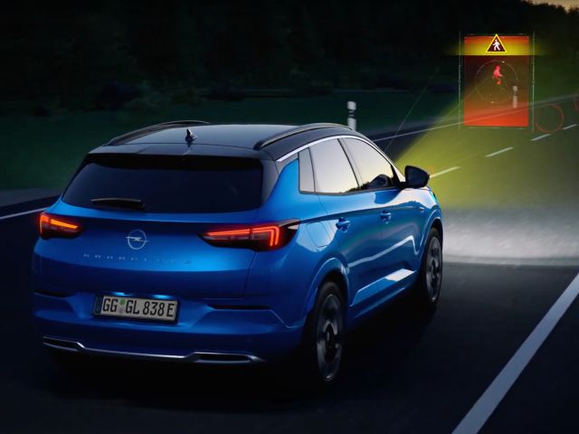 Der Opel Grandland macht die Nacht fast zum Tag - Bild 1