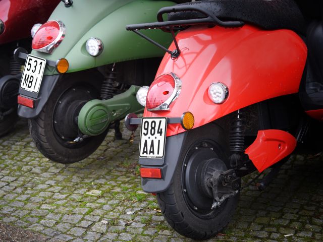 Schilderwechsel: Aus Grün wird Schwarz  - Bild 1