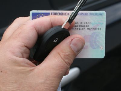 Der Weg zum Führerschein ist lang und teuer