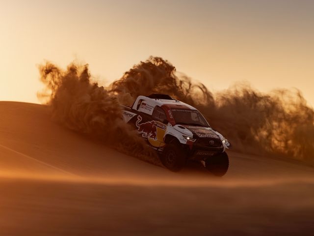 Dakar 2024: Toyota setzt auf zwei neue Fahrerteams - Bild 1