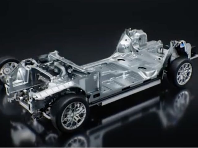 Neue Stellantis-Plattform für die großen Elektro-Brummer - Bild 1