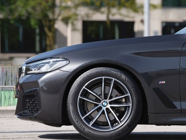 BMW rüstet weitere Modelle mit dem Vredestein Ultrac aus - Bild 1