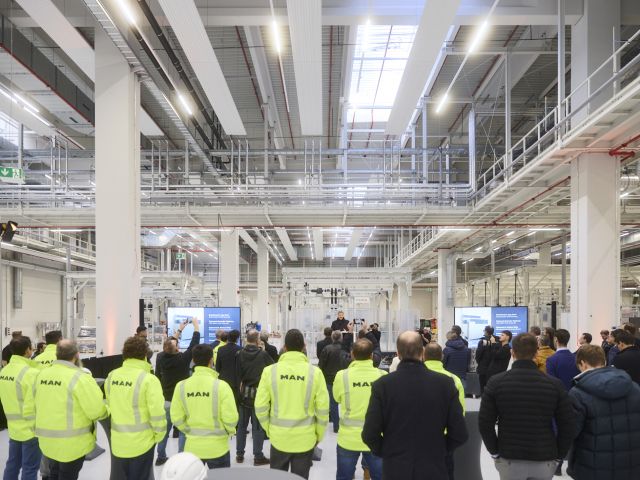 Richtfest für neue Batteriefertigung - Bild 1