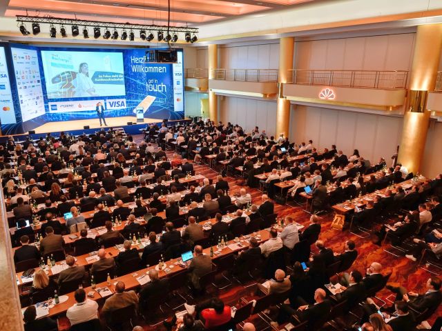 Ladepunkte an Tankstellen nur schwach frequentiert - Bild 1