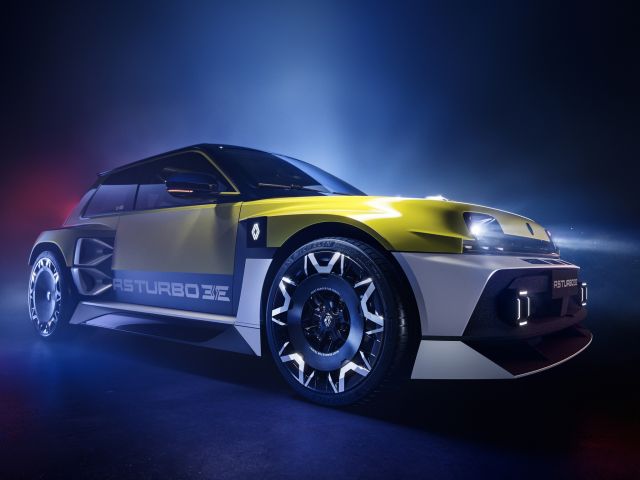 Der frühe Vogel fängt den Renault - Bild 1