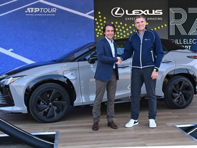 Lexus schlägt weiter auf