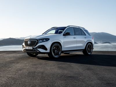 Im neuen Kühlergrill leuchtet der Stern