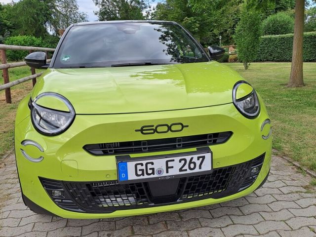 Praxistest Fiat 600 Hybrid Sport: Bella Figura mit dynamischer Note - Bild 1