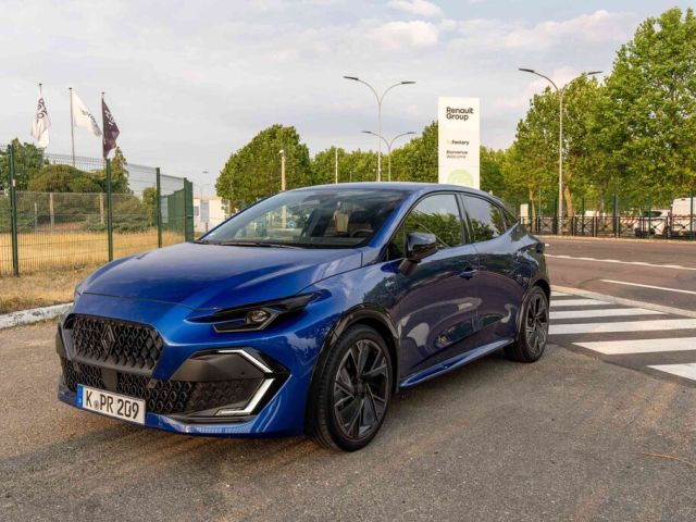 Renault Clio schafft über 1100 Kilometer mit einer Tankfüllung - Bild 1