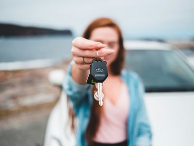 Vom Online-Vergleich bis zur Übergabe: Der Weg zum neuen Auto