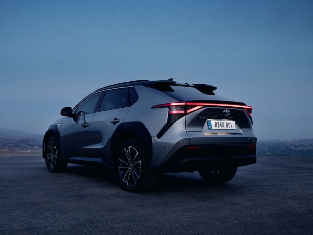 Toyota bZ4X kann unverbindlich reserviert werden - Bild 1