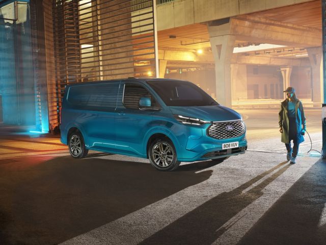 Ford setzt auch den Transit Custom voll unter Strom - Bild 1