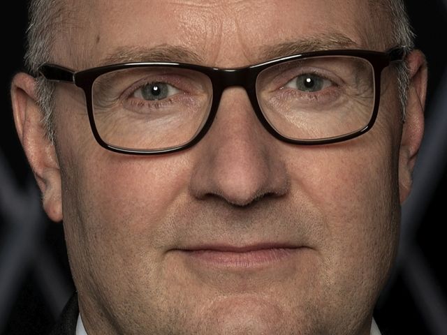 Delf Schmidt leitet Genesis in Deutschland  - Bild 1