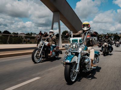 Tausende Besucher feiern Harley-Davidson