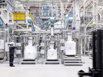 Mercedes-Benz eröffnet Batterie-Recyclingfabrik in Süddeutschland