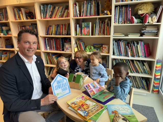 Mazda spendet 20.000 Euro an SOS-Kinderdorf Düsseldorf - Bild 1