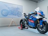 Eine Ducati in blauen Linien - Bild 2
