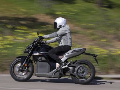 Motorräder weiter auf der Überholspur