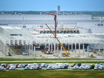 VW feiert Richtfest für zwei neue Hallen in Polen