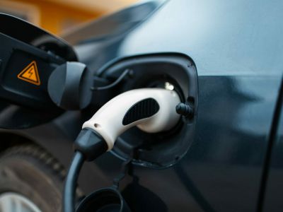 TÜV Rheinland startet Batteriecheck für gebrauchte E-Mobile