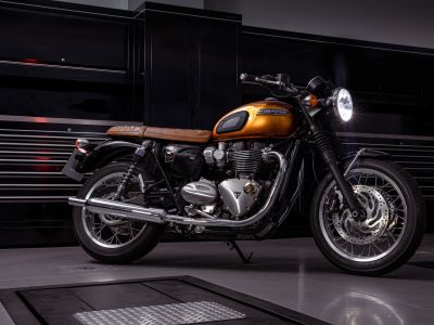 Zwei Legenden von 1959: Triumph spielt auf der Gibson