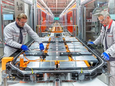 Reparatur und Remanufacturing gehen vor Recycling