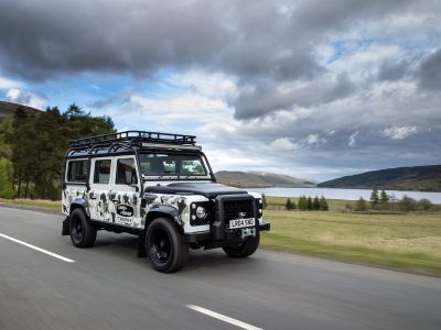 Land Rover legt 25 weitere alte Defender V8 auf