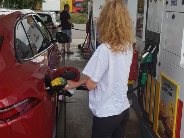 Teures Tanken in Sachsen und Brandenburg - Bild 1