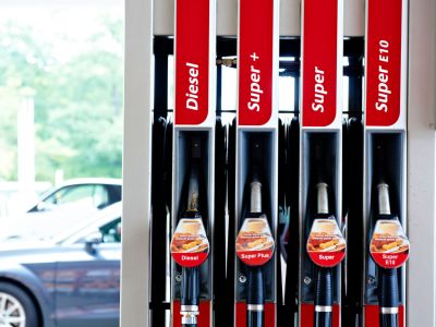 Wichtig für Auto-Reisende: In 20 Ländern Europas gibt es Super E10