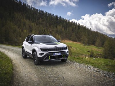 Jeep Avenger 4xe auf Europa-Tour