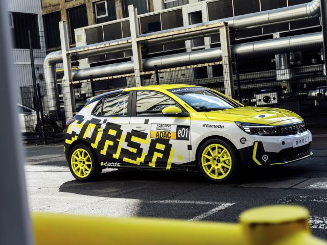 Ein Opel auf der Gamescom - Bild 1