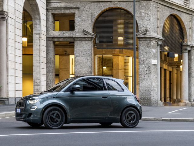 Der Fiat 500 Elektro wird zum Haute Couture-Sammlerstück - Bild 1