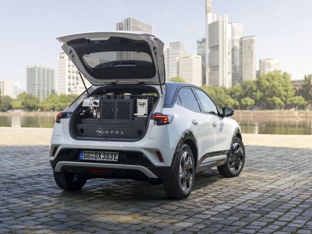 Opel Mokka Electric „Coffee“: Barista-Mobil - Bild 1