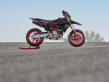 Ducati Hypermotard 698 jetzt auch in Schwarz mit zwei Extras - Bild 2