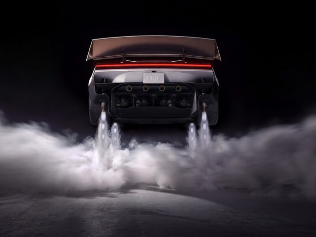 Abgehoben: Der Tesla Roadster kann fliegen  - Bild 1