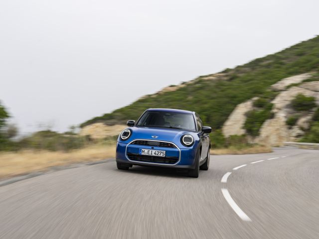 Der Mini Cooper erhält serienmäßig Reifen von Vredestein - Bild 1