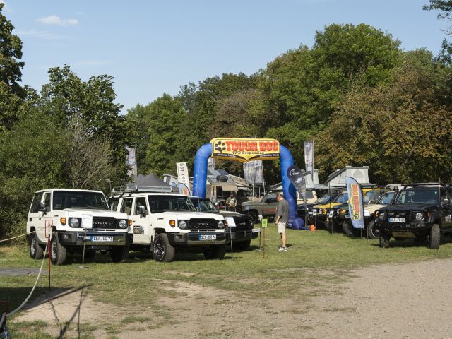 1400 Japaner umringten die Ohrdrufer Burg  - Bild 1