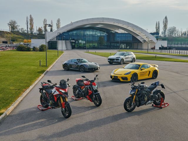 Fahrübungen mit Ducati und Porsche - Bild 1