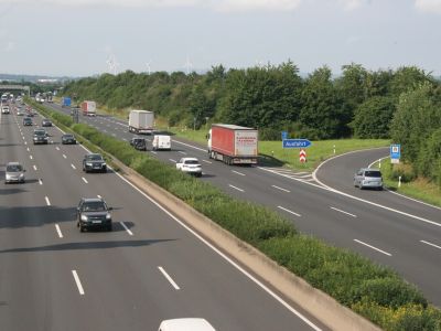 Stau durch unnötige Spurwechsel