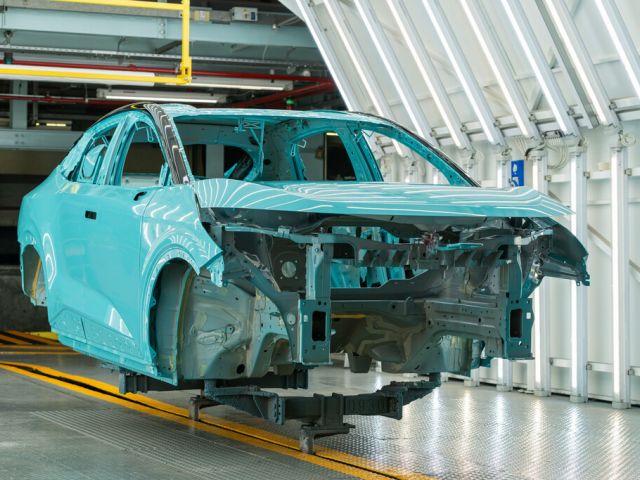 Nissan startet Produktion des Leaf - Bild 1