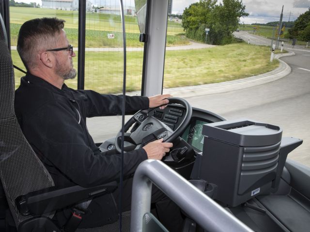 Der Busbranche fehlen tausende Fahrer - Bild 1