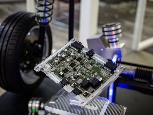 Schaeffler übernimmt Paravan ganz - Bild 1