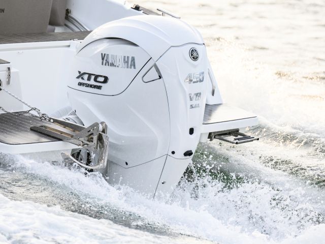 Yamaha dreht auf dem Wasser auf - Bild 1
