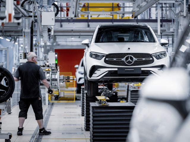 Mercedes-Benz: Beschäftigte bekommen bis zu 7300 Euro extra - Bild 1