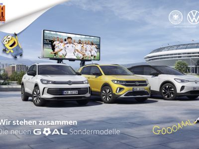 Die Minions albern mit Volkswagen herum