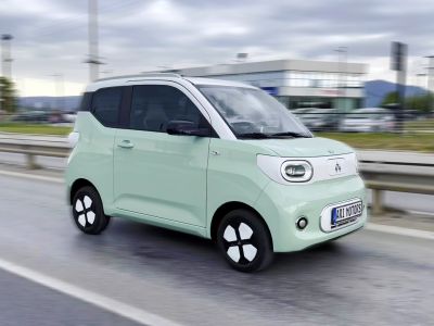 Ari bringt seinen ersten Viersitzer