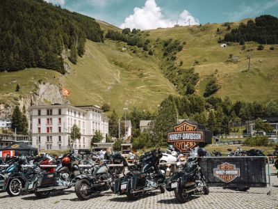 „Andermatt Freedom Ride“ zieht Biker in die Berge